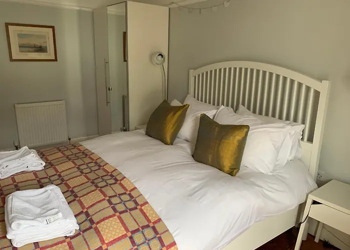 Wonderful Home And Parking, Pets Allowed