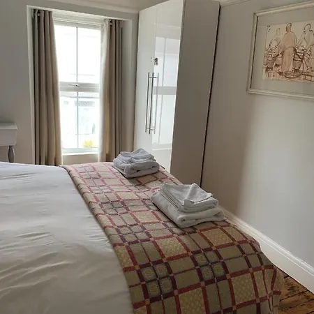Wonderful Home And Parking, Pets Allowed Tenby Esterno foto