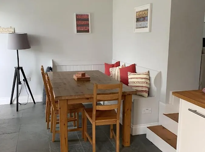 Wonderful Home And Parking, Pets Allowed